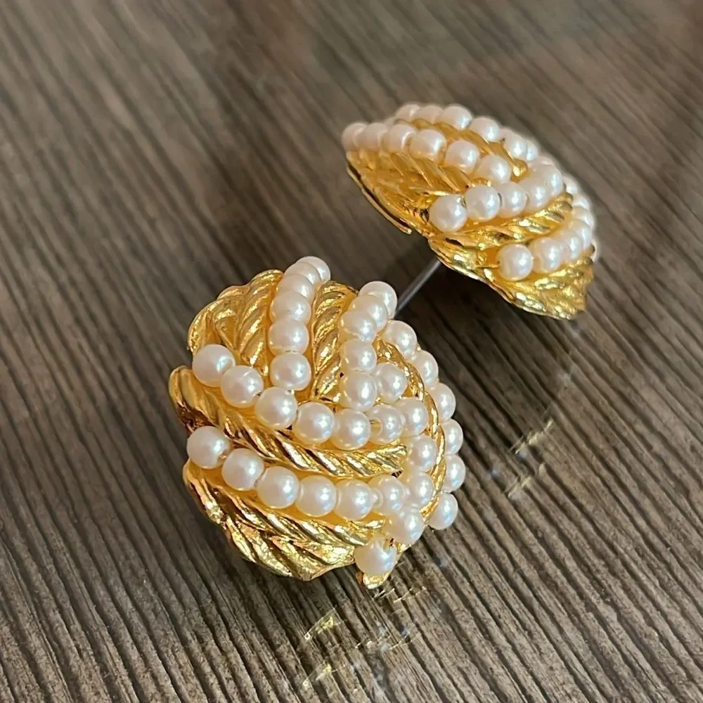 Avon Cirelle Collection Earrings With Surgical Steel Posts Faux Pearls
